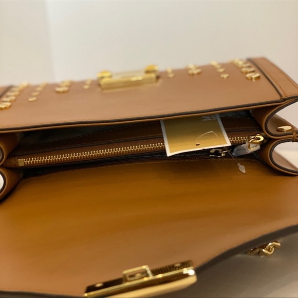 Michael Kors Whitney Large Shoulder Bag in Acorn. - Picture 13 of 15